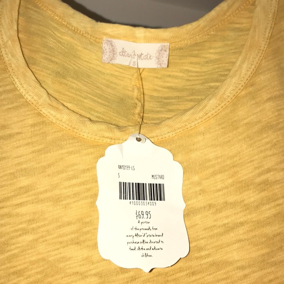 Ruffled blouse ☀️☀️🌈🌈 - Picture 3 of 3